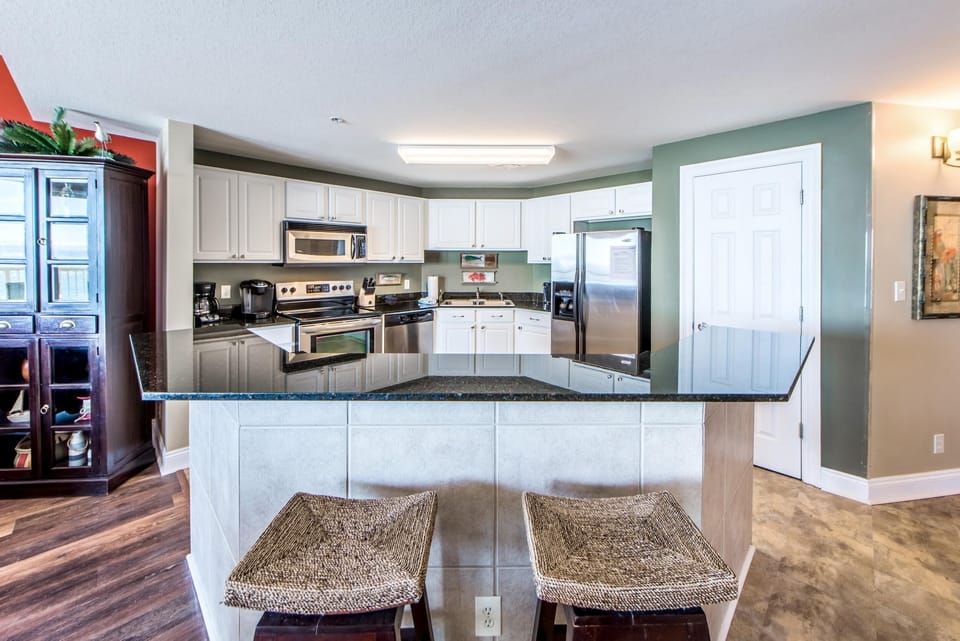 Condo, Multiple Beds (Calypso 1-609 East) | Private kitchen | Oven, toaster