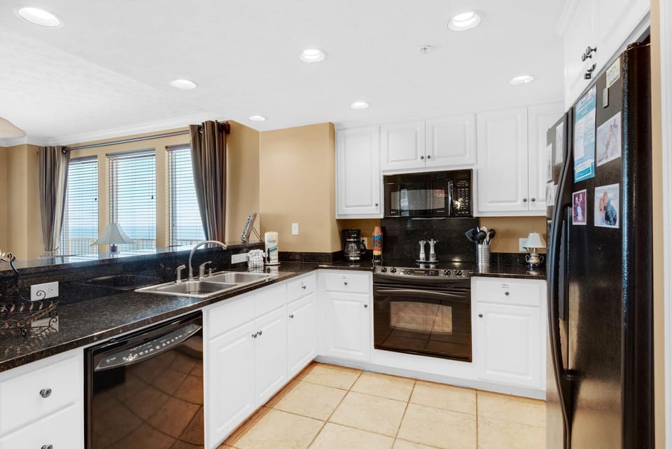 Condo, Multiple Beds (Treasure Island 2212) | Private kitchen | Oven, toaster