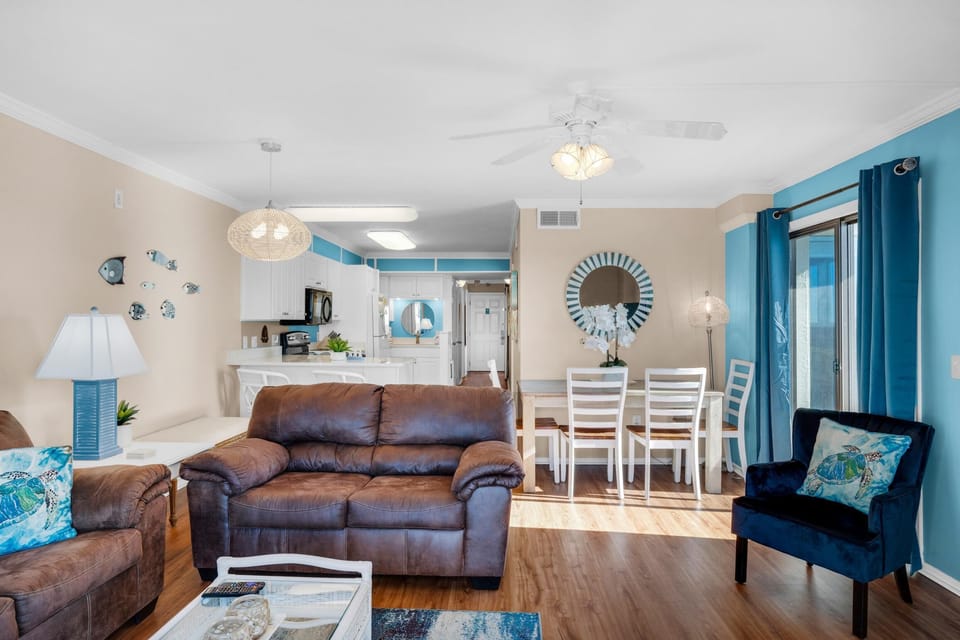 Condo, Multiple Beds (The Summit 1432) | Living area | TV