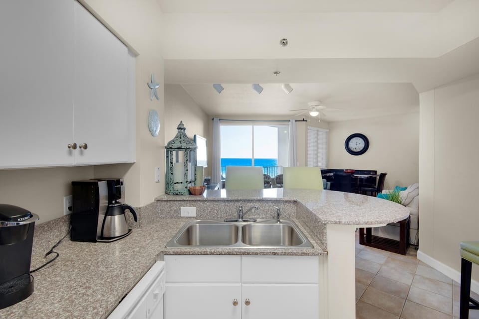 Condo, Multiple Beds (Shores of Panama 610) | Private kitchen | Oven, toaster