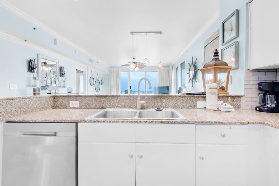 Condo, Multiple Beds (Shores of Panama 1401) | Private kitchen | Oven, toaster