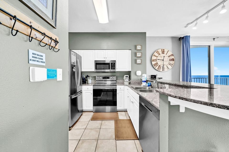 Condo, Multiple Beds (Shores of Panama 1003) | Private kitchen | Oven, toaster