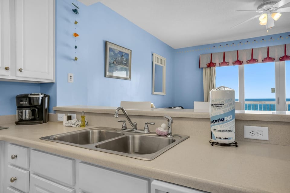 Condo, 1 Queen Bed with Sofa bed (Seychelles 207) | Private kitchen | Oven, toaster