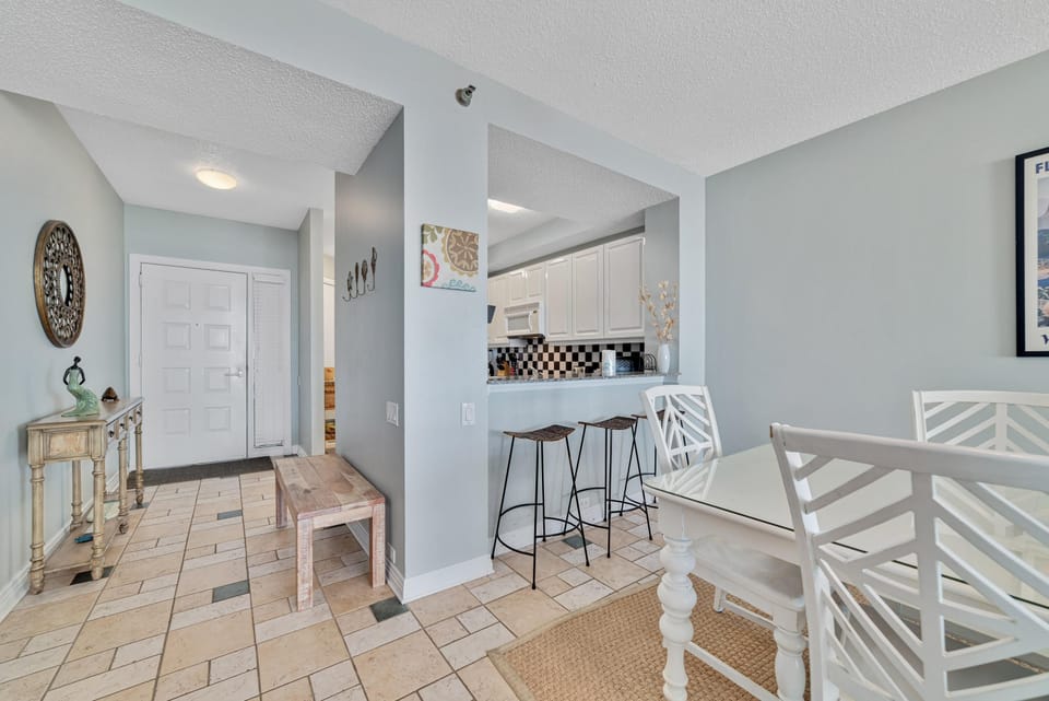 Condo, Multiple Beds (Beach Colony Tower 12B) | Dining