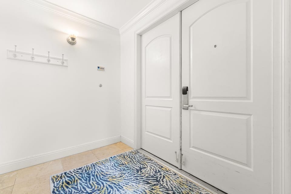Condo, Multiple Beds (Indigo East 2004) | Interior