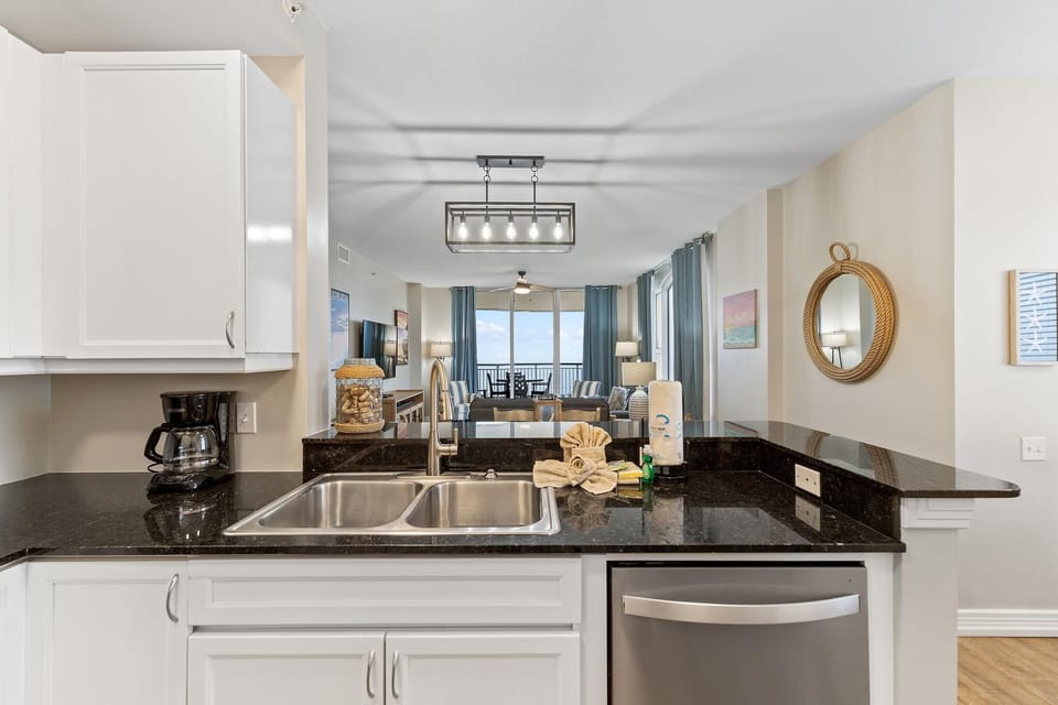 Condo, Multiple Beds (Beach Colony East 7D) | Interior