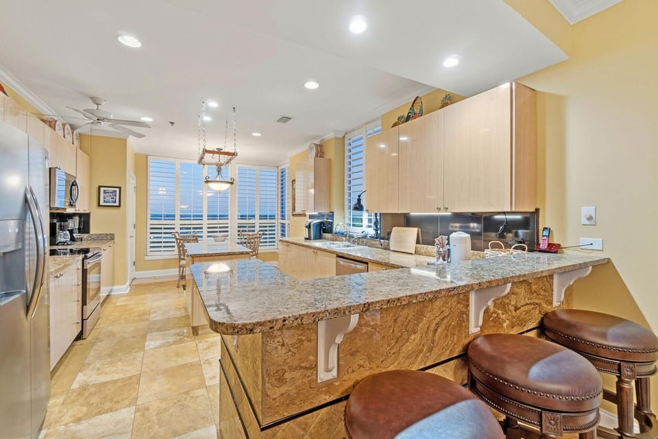 Condo, Multiple Beds (La Playa 1001) | Private kitchen | Oven, toaster, paper towels