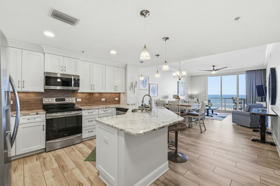 Condo, Multiple Beds (Spanish Key 305) | Private kitchen | Oven, toaster, paper towels