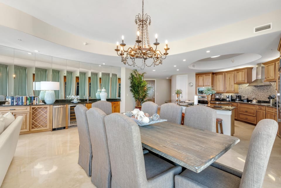 Condo, Multiple Beds (Capri 601) | Dining