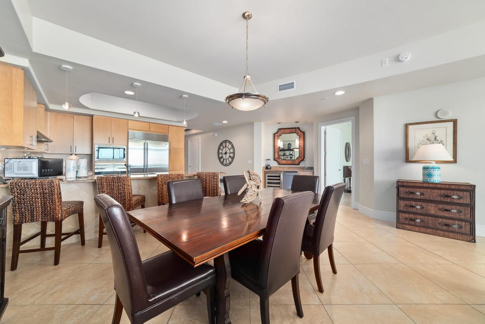 Condo, Multiple Beds (Turquoise C2106) | Dining