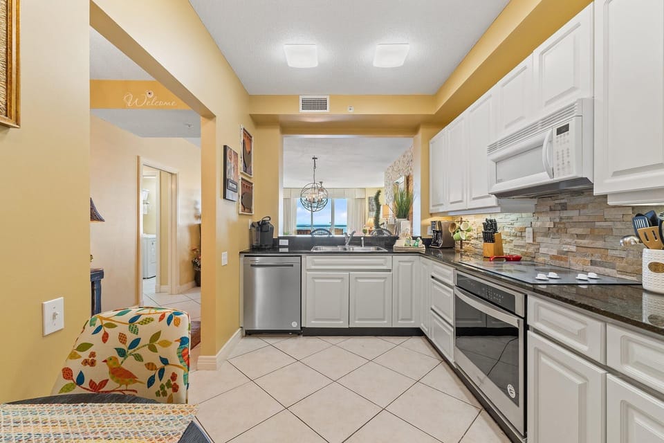 Condo, Multiple Beds (Beach Colony East 7C) | Private kitchen | Oven, toaster, paper towels