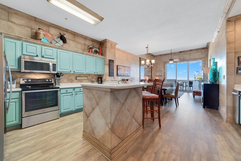 Condo, Multiple Beds (Spanish Key 705) | Private kitchen | Oven, toaster, paper towels