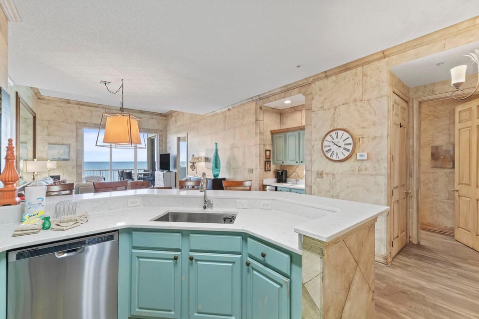 Condo, Multiple Beds (Spanish Key 705) | Private kitchen | Oven, toaster, paper towels