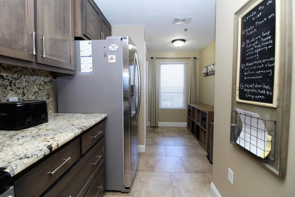 Condo, Multiple Beds (Palacio 302) | Private kitchen | Oven, toaster, paper towels