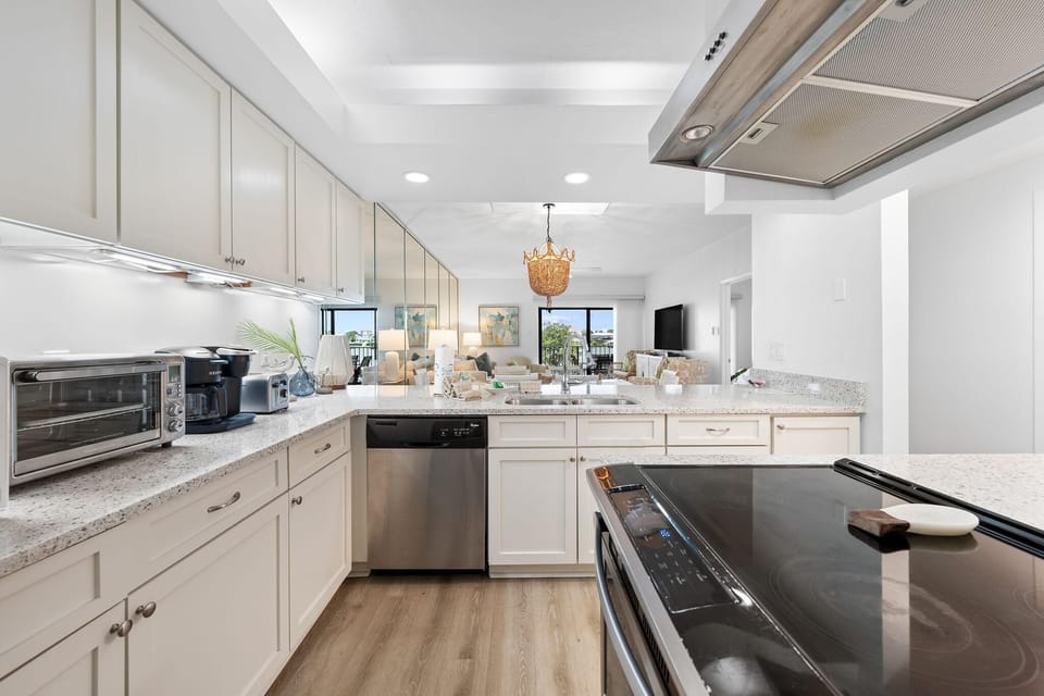 Condo, Multiple Beds (Shipwatch Riverside E204) | Private kitchen | Oven, toaster, paper towels