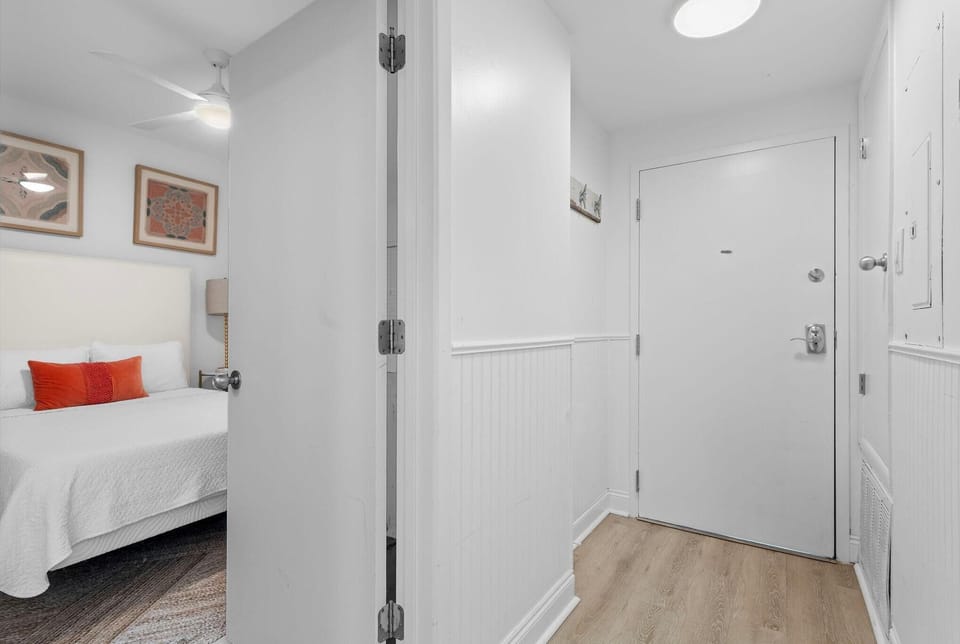 Condo, Multiple Beds (Shipwatch Riverside E204) | Interior