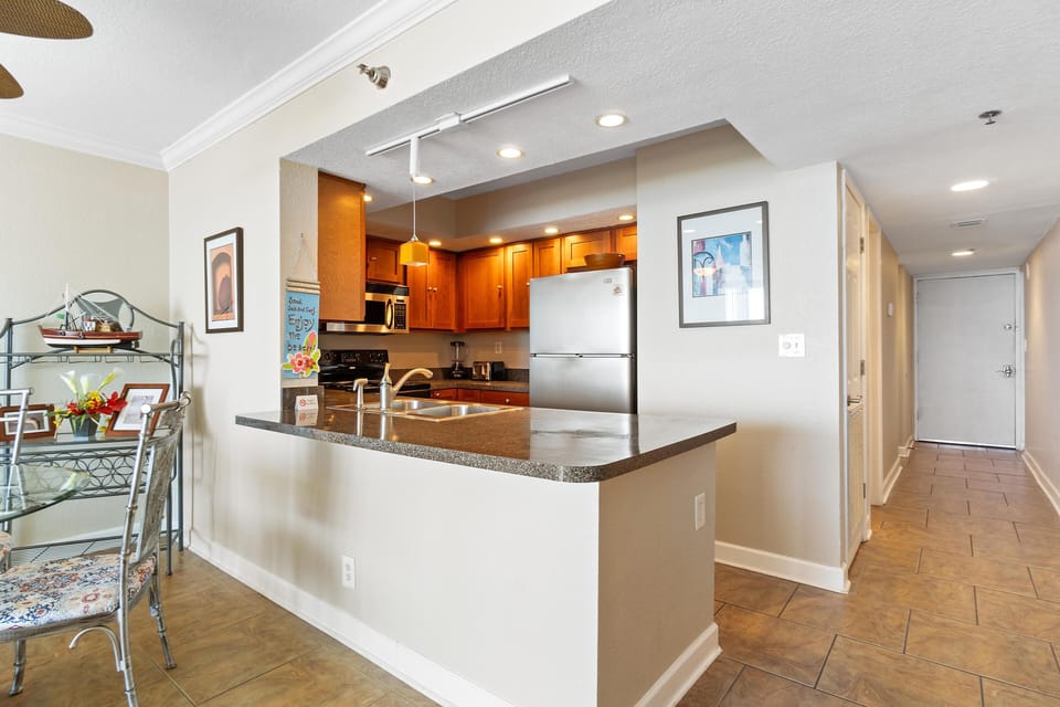 Condo, 1 King Bed with Sofa bed (Perdido Sun 1010) | Private kitchen | Oven, toaster, paper towels