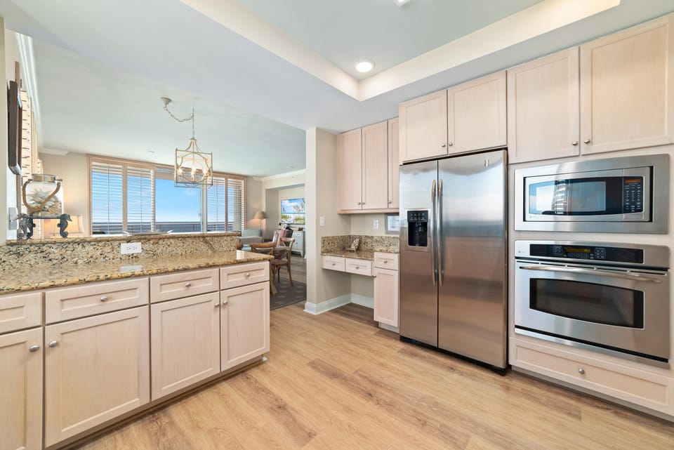 Condo, Multiple Beds (Indigo West 1601) | Private kitchen | Oven, toaster, paper towels