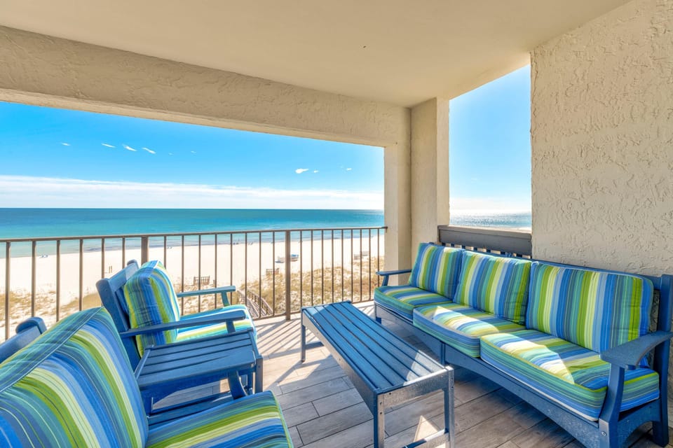 Condo, 1 King Bed with Sofa bed (Shipwatch A504) | Property grounds