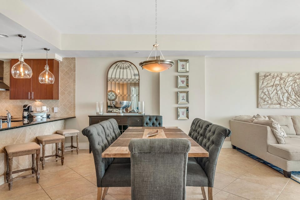 Condo, Multiple Beds (Turquoise D1703) | Dining