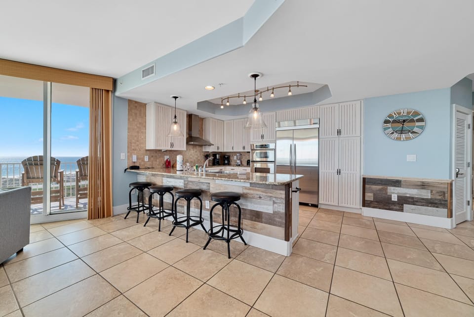 Condo, Multiple Beds (Caribe D1110) | Private kitchen | Oven, toaster, paper towels