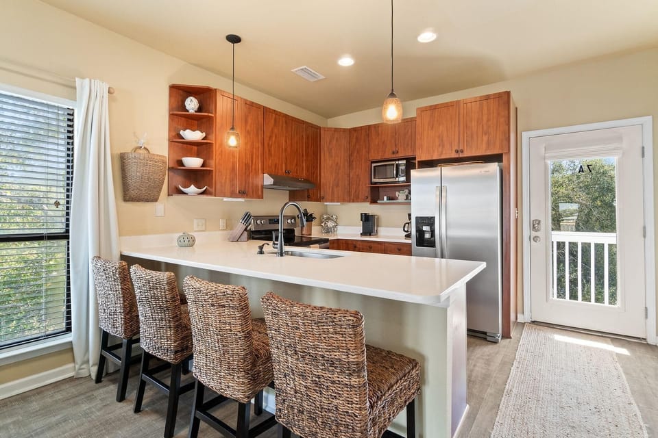 Condo, Multiple Beds (Molokai Villas Riverside 7A) | Private kitchen | Oven, toaster, paper towels