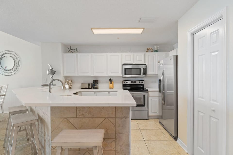 Condo, Multiple Beds (Spanish Key 609) | Private kitchen | Oven, toaster, paper towels