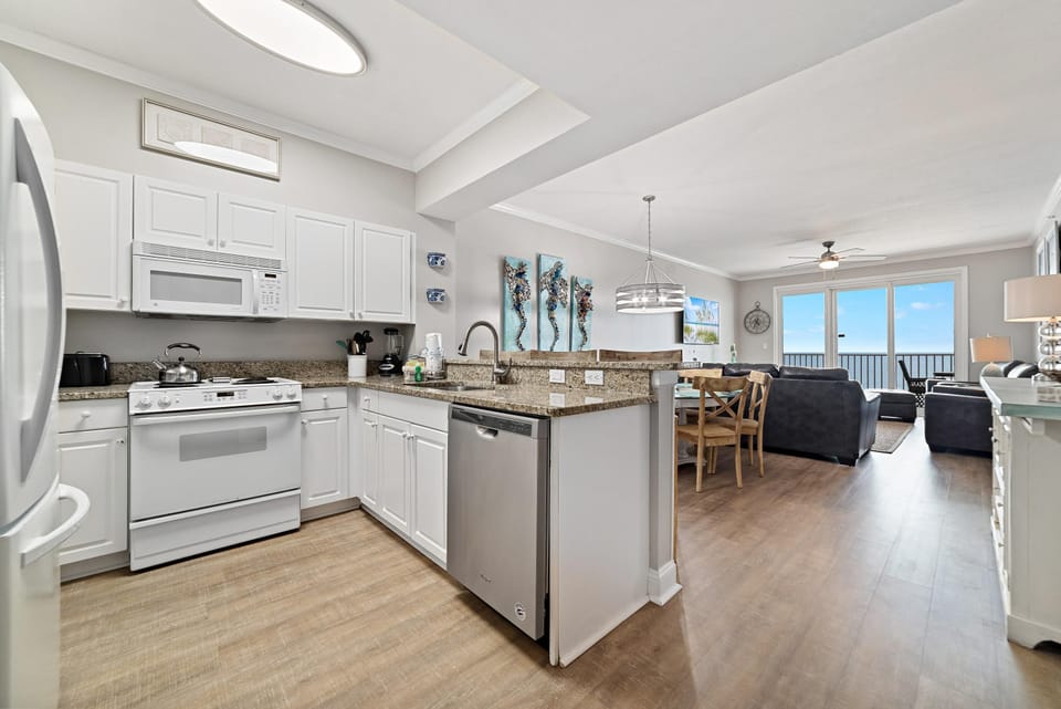 Condo, 1 King Bed with Sofa bed (Windemere 1003) | Private kitchen | Oven, toaster, paper towels