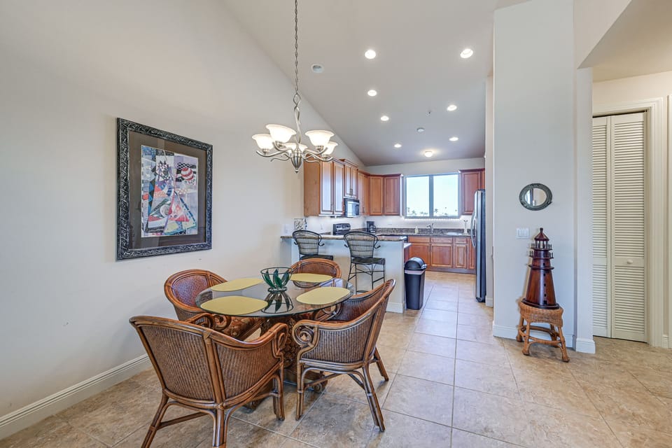 Dining Room | Fully Equipped Kitchen
