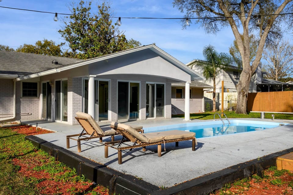 Brandon Vacation Rental | 4BR | 3BA | 2,123 Sq Ft | 2 Steps to Access