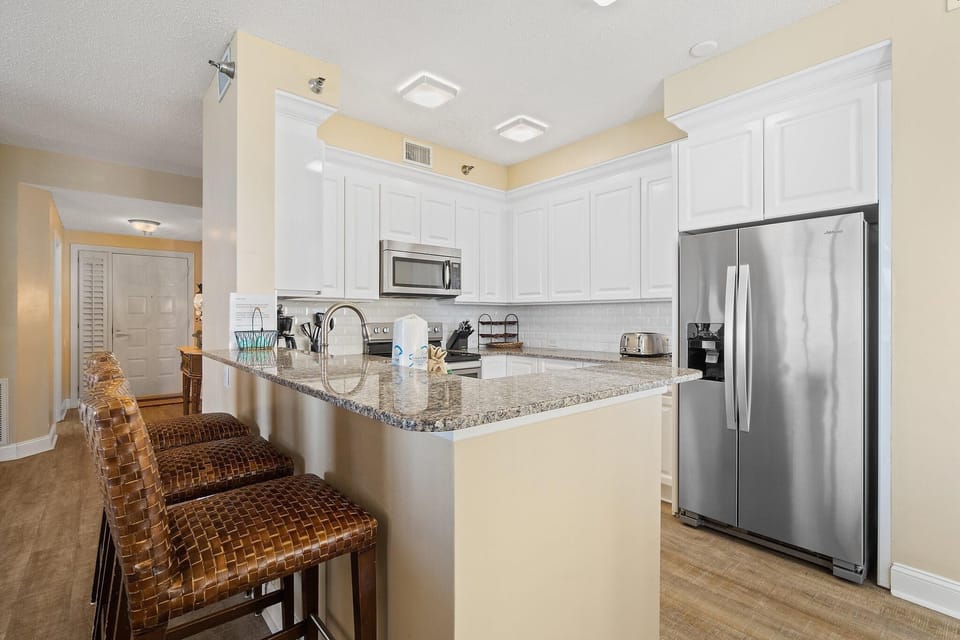 Condo, Multiple Beds (Beach Colony Tower 9A) | Private kitchen | Oven, toaster, paper towels
