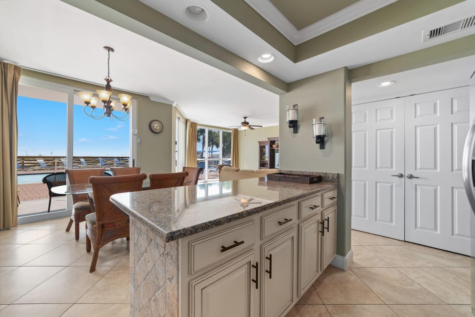 Condo, 1 King Bed with Sofa bed (SeaSpray West 105- Gulf Front) | Interior