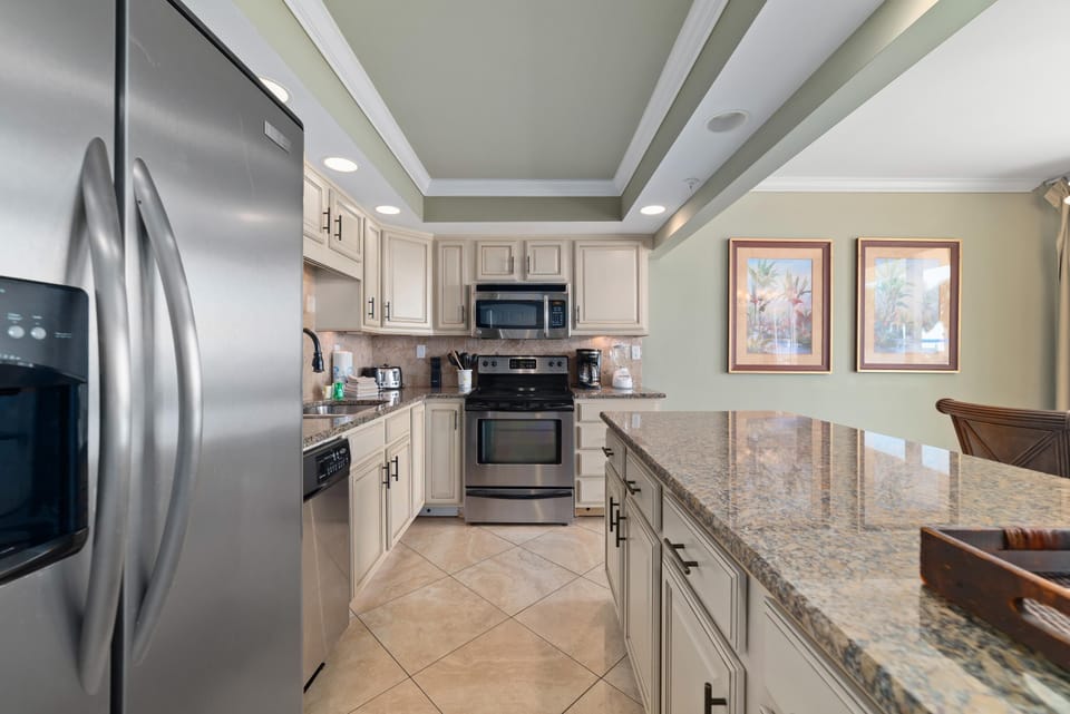 Condo, 1 King Bed with Sofa bed (SeaSpray West 105- Gulf Front) | Private kitchen | Oven, toaster, paper towels
