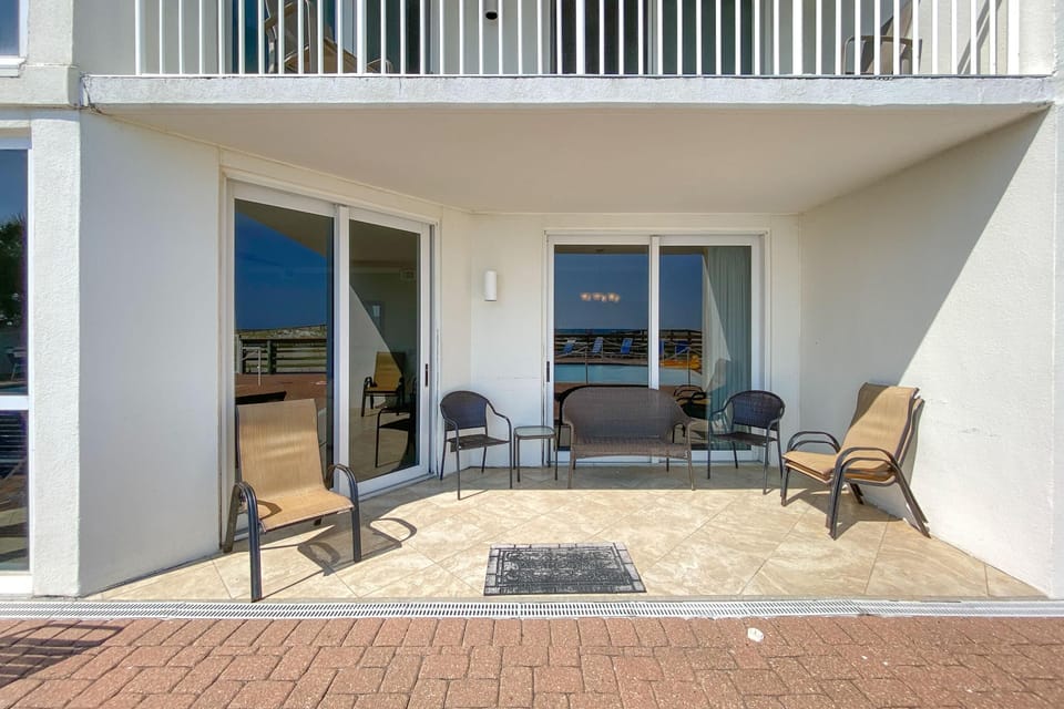 Condo, 1 King Bed with Sofa bed (SeaSpray West 105- Gulf Front) | Terrace/patio