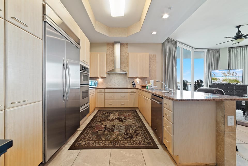 Condo, Multiple Beds (Caribe Penthouse D107) | Private kitchen | Paper towels