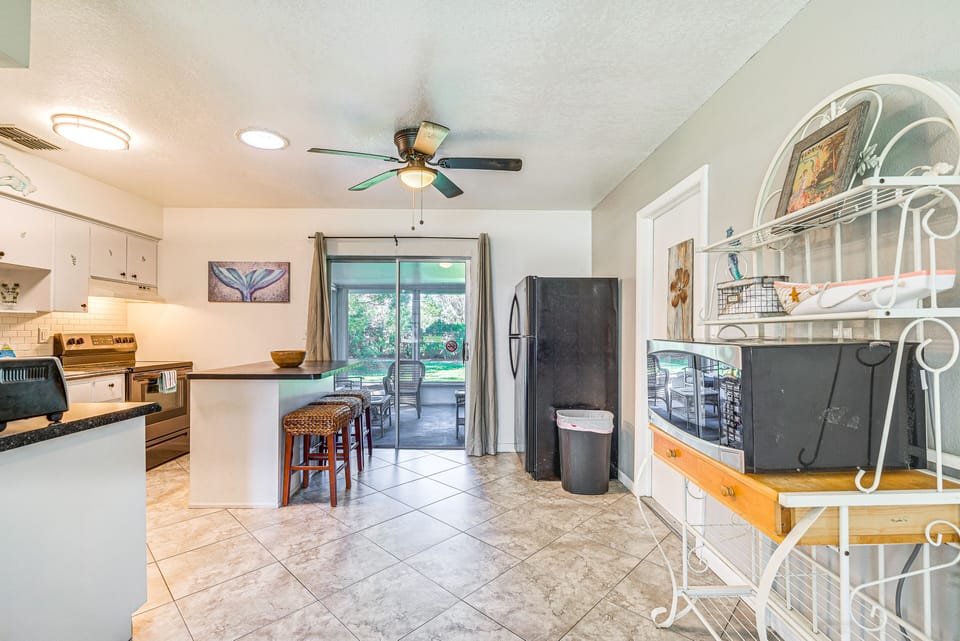 Kitchen | Drip Coffee Maker | Dishware & Flatware Provided | Cooking Basics