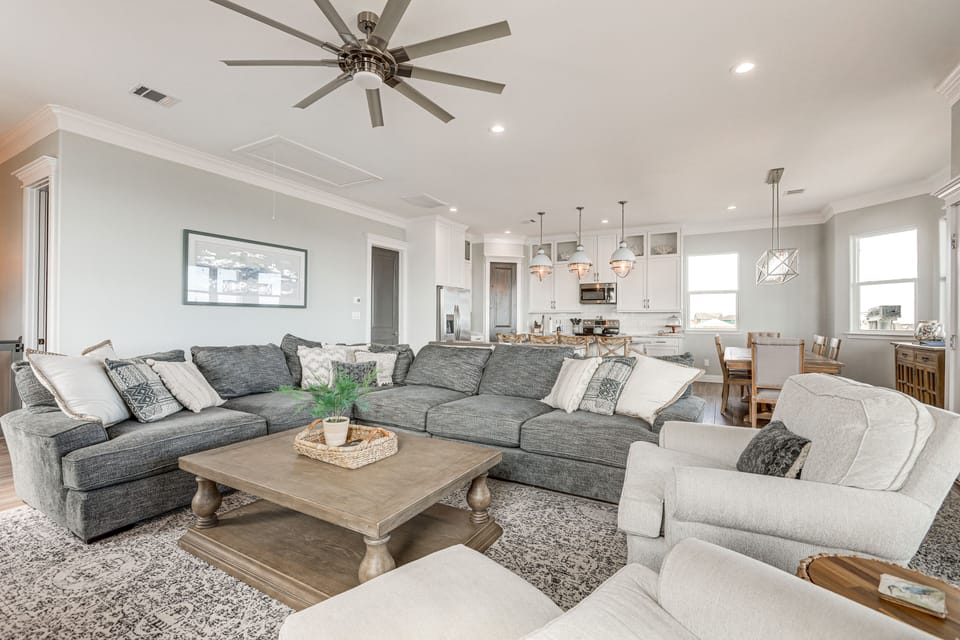 Living Room | Full Kitchen | Dining Area