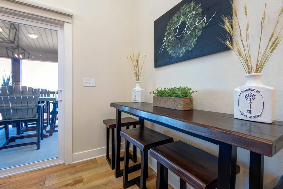 Additional eating area