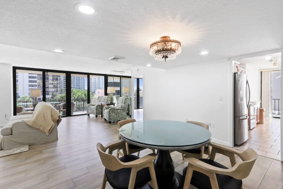 Living room, Dining room, Kitchen area