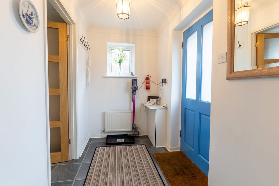 House, 2 Bedrooms | Premium bedding, blackout drapes, free cribs/infant beds, bed sheets