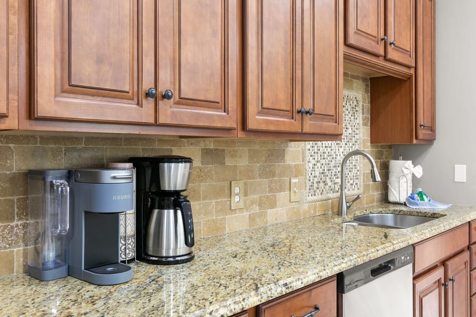 Keurig and Drip Coffee Maker 