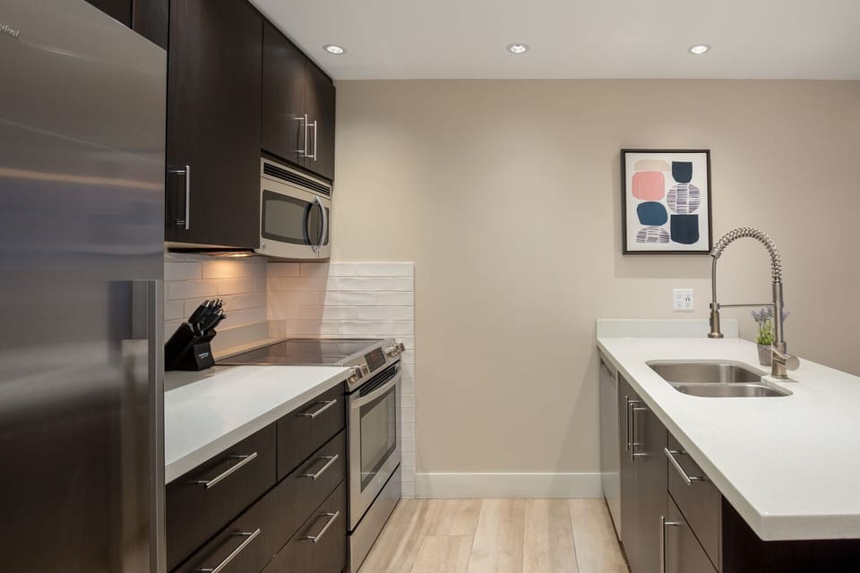 Whether you're prepping snacks or full meals, this kitchen has everything you need.