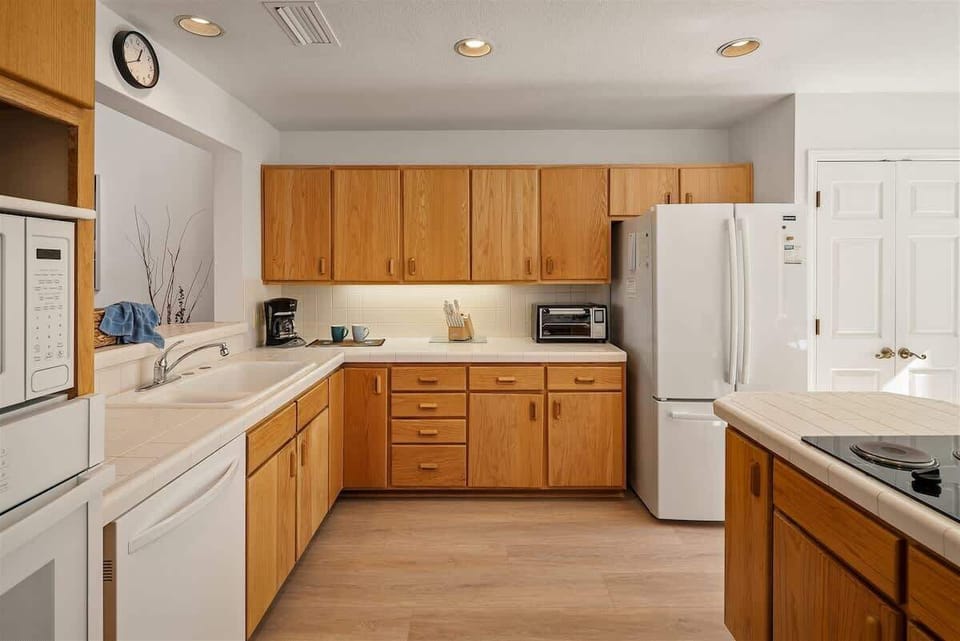 Fully equipped kitchen