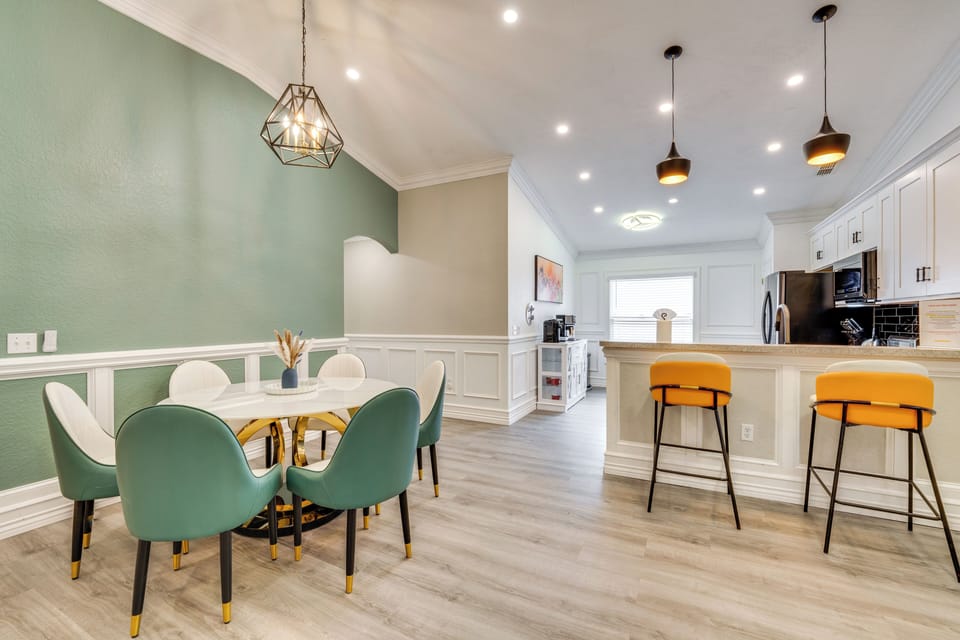 House (5 Bedrooms) | Interior