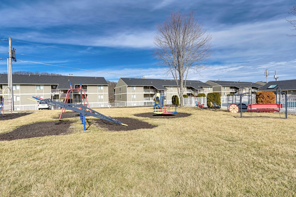 Lakefront Osage Beach Abode w/ Grill & Pool Access Apartment in Osage Beach