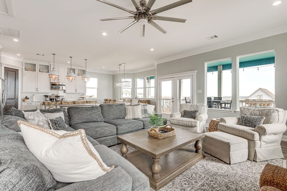 House (5 Bedrooms) | Interior