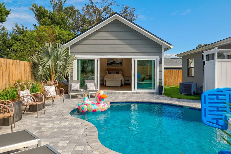 Seperate casita off the pool deck 