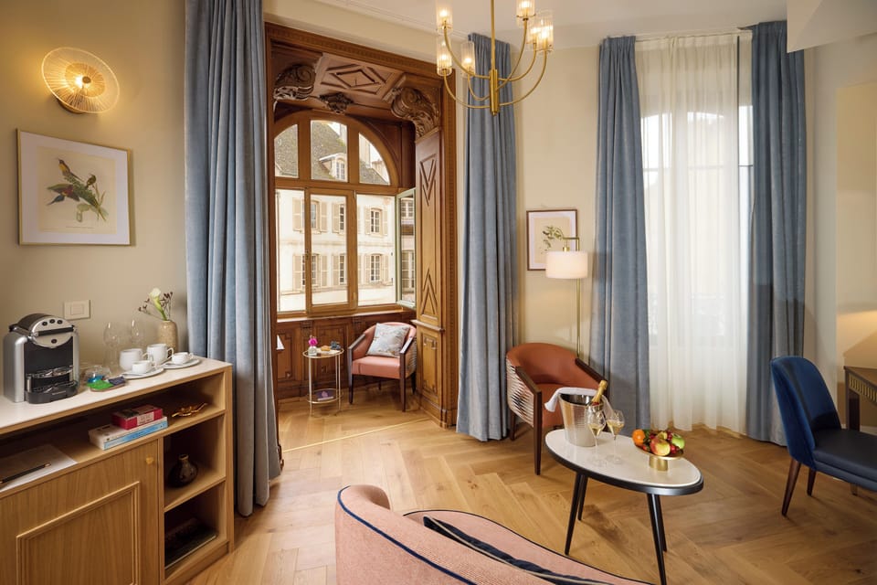 Colibri Suite | Premium bedding, free minibar, in-room safe, desk