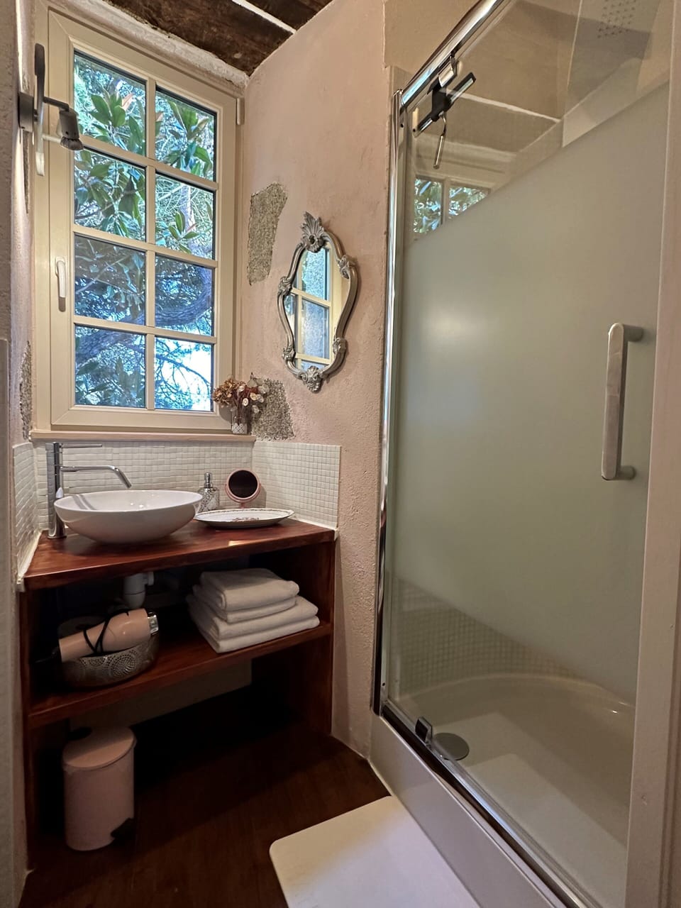 Romantic House | Bathroom shower