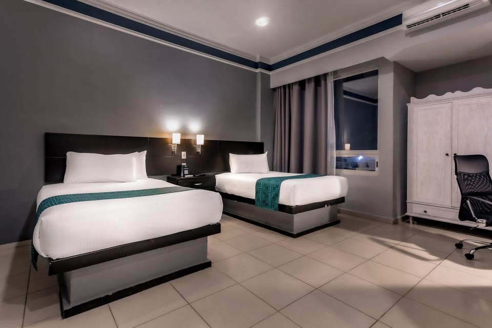 Deluxe Double Room | Hypo-allergenic bedding available, minibar, in-room safe, desk